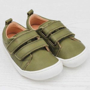 pololo-leather-barefoot-sneaker-green-frontal